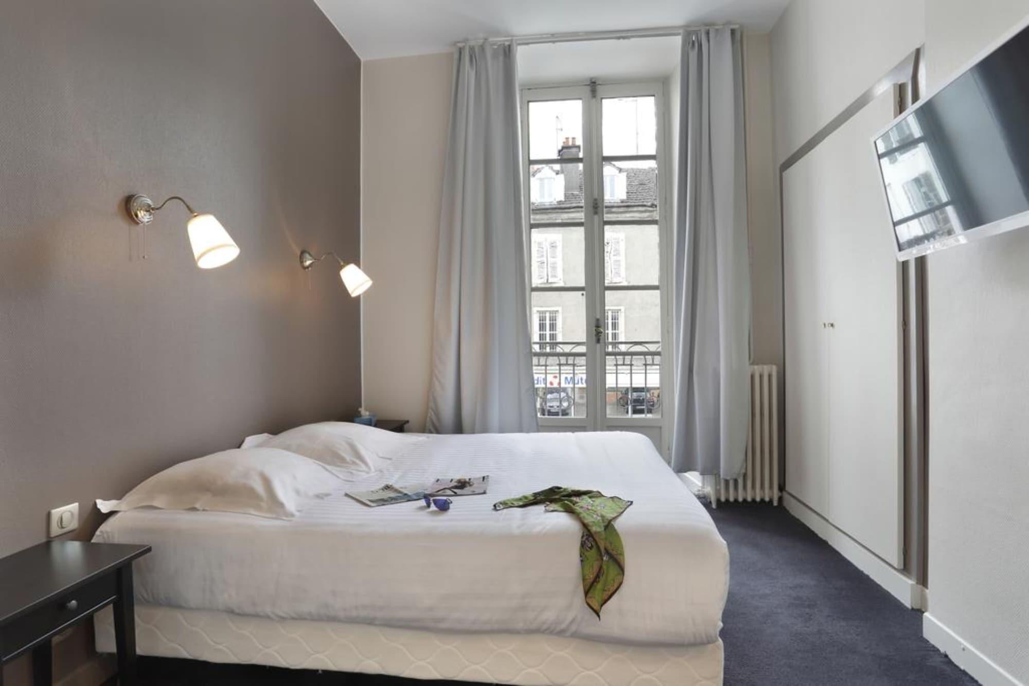 Hotel Le Roncevaux Pau Kültér fotó