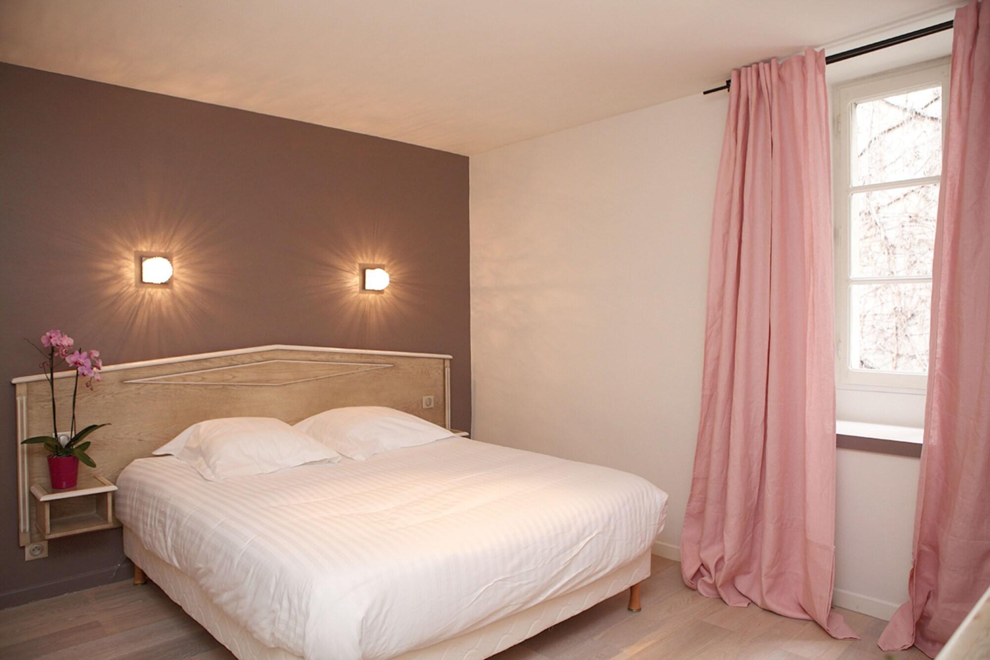 Hotel Le Roncevaux Pau Kültér fotó