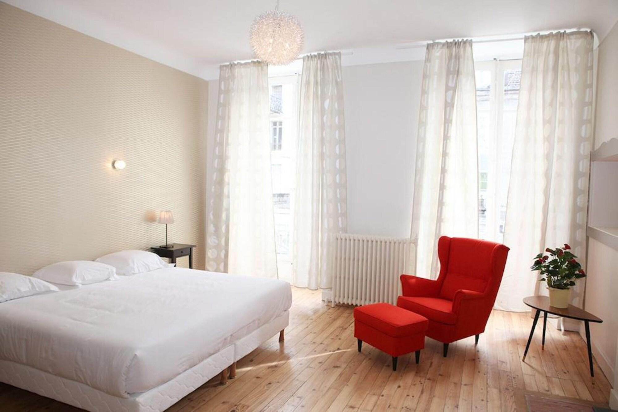 Hotel Le Roncevaux Pau Kültér fotó