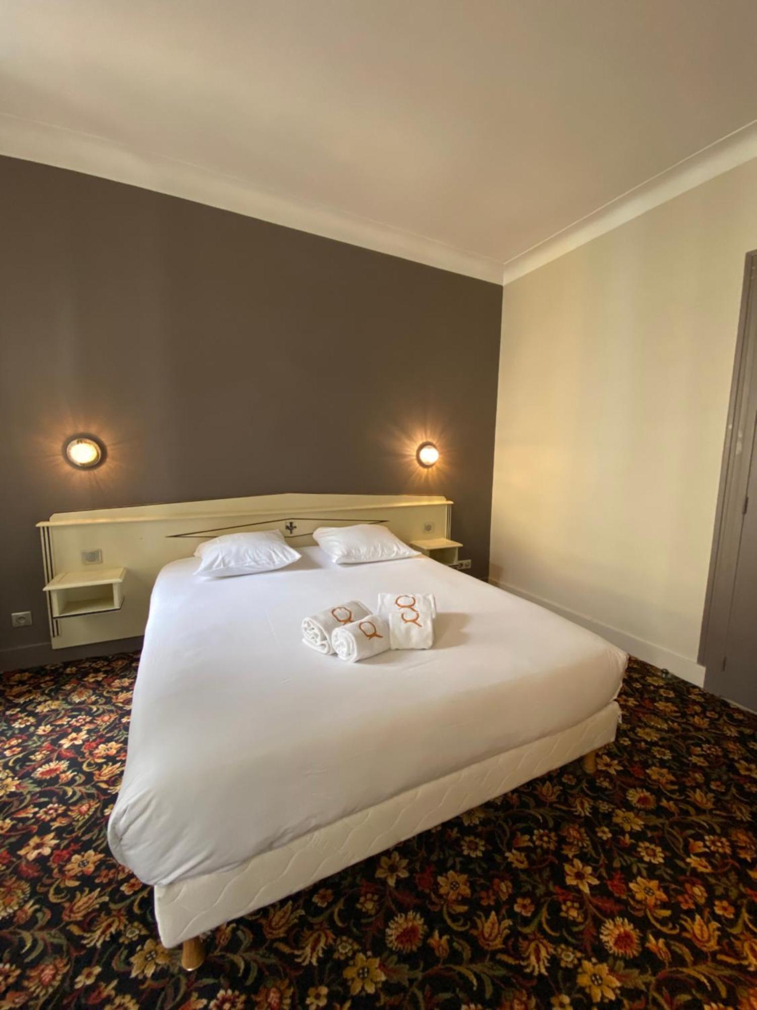 Hotel Le Roncevaux Pau Kültér fotó