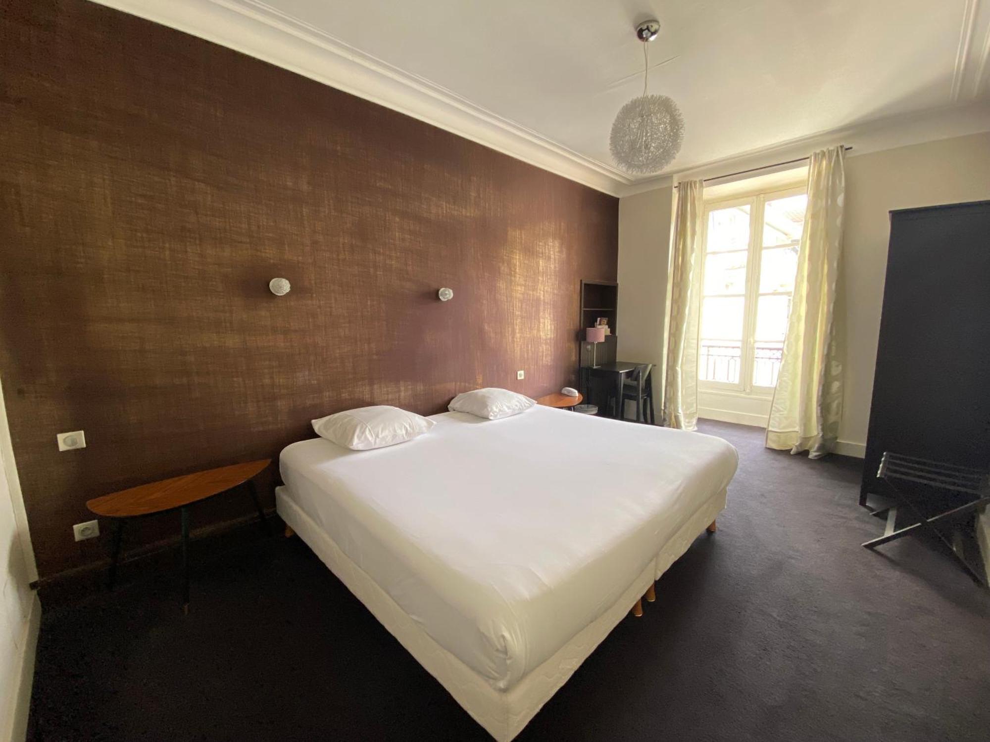 Hotel Le Roncevaux Pau Kültér fotó