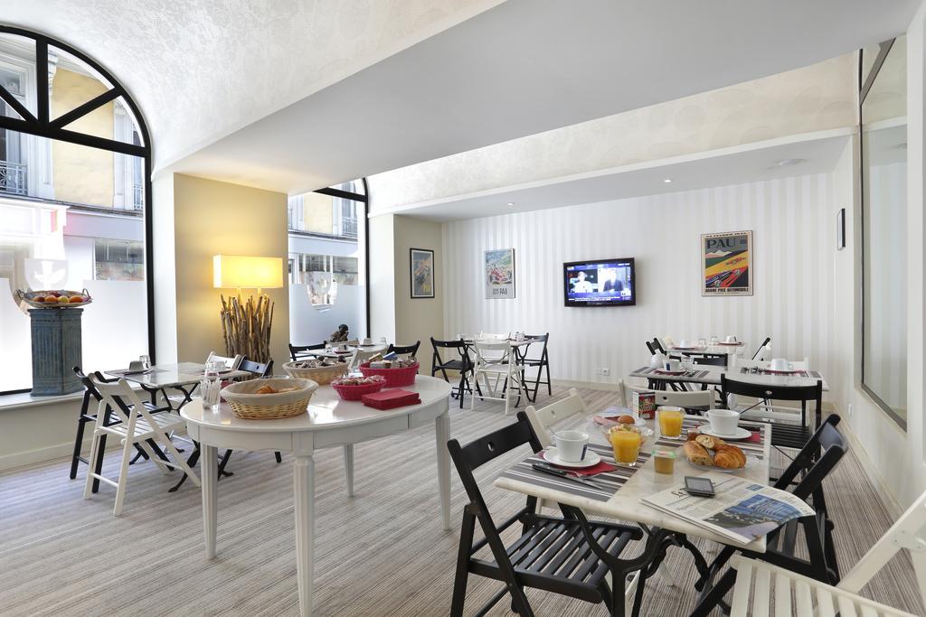 Hotel Le Roncevaux Pau Kültér fotó