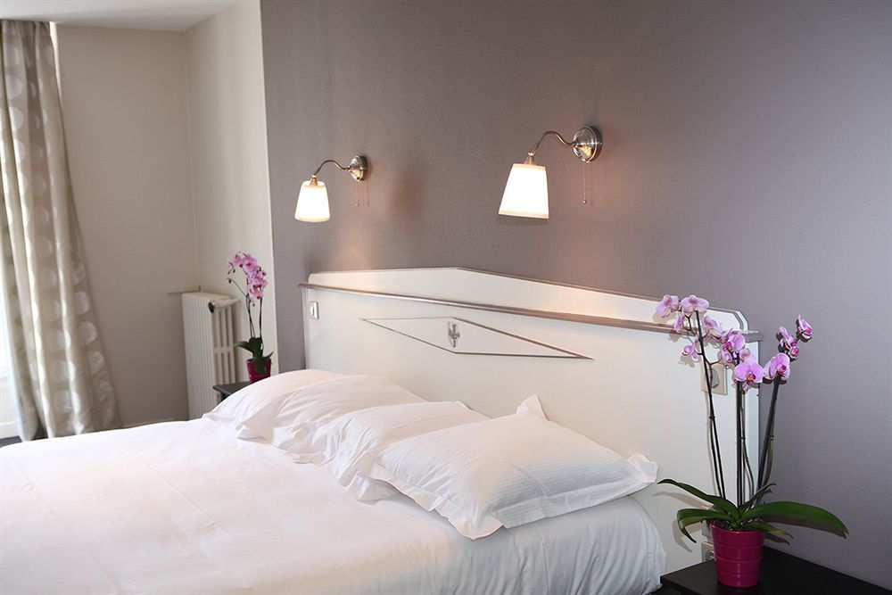 Hotel Le Roncevaux Pau Kültér fotó