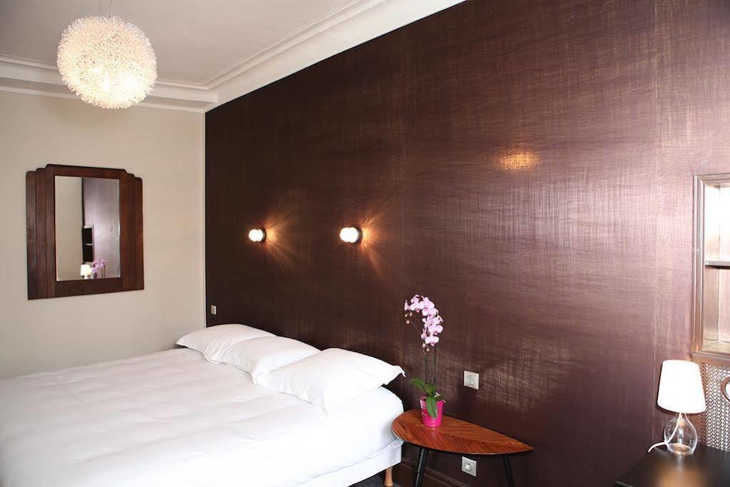 Hotel Le Roncevaux Pau Kültér fotó