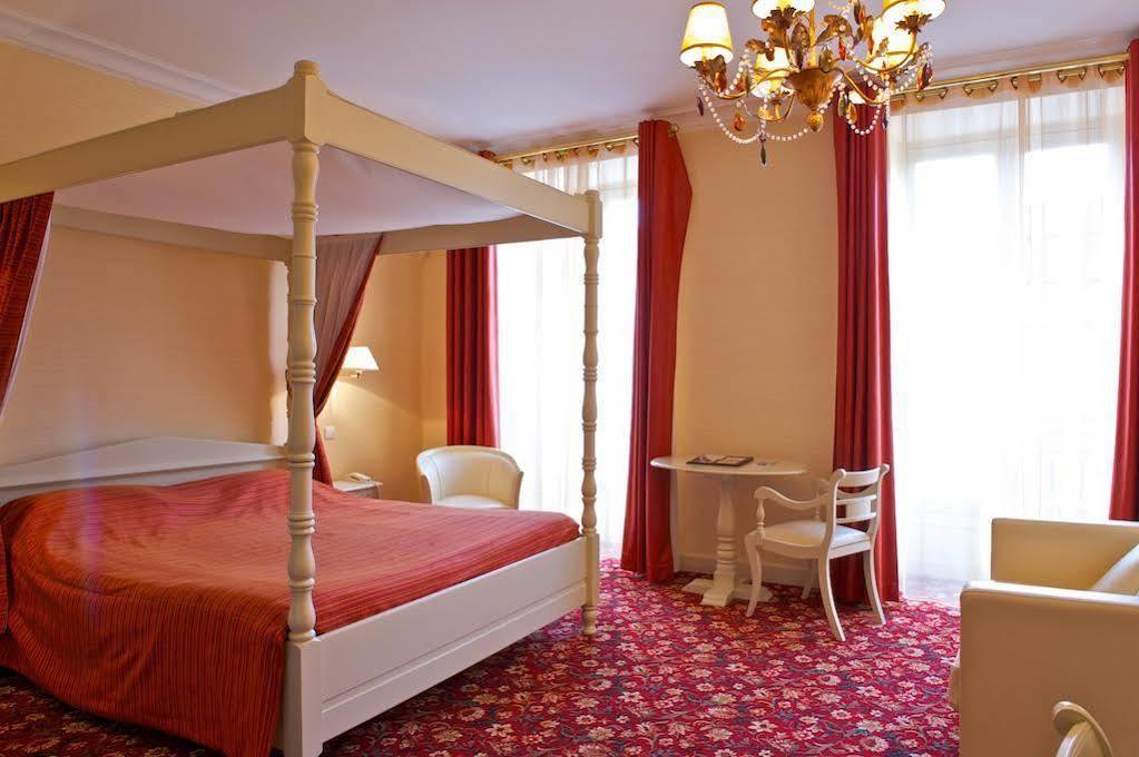 Hotel Le Roncevaux Pau Kültér fotó